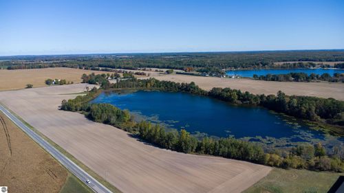  Gravel Ridge Road, Trufant, MI, 49347 | Card Image