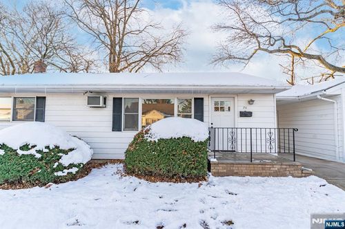 751 Hanson Ave, Perth Amboy, NJ, 08861-2451 | Card Image