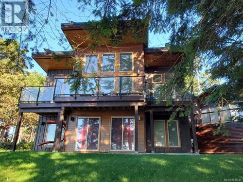 733 Berry Point Rd, Gabriola, BC, V0R1X1 | Card Image