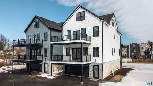 3 Chestnut Ln, Milford, CT, 06461-1861 | Card Image