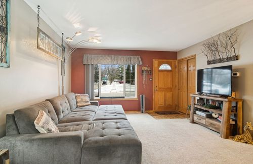 460 Flagstaff Ln, Hoffman Estates, IL, 60169-3230 | Card Image