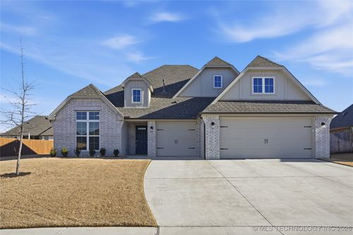 12425 S Maplewood Ave, Bixby, OK, 74008-2798 | Card Image