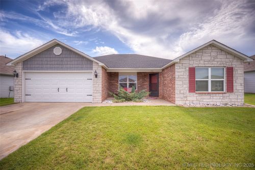 3711 S 151st East Ave, Tulsa, OK, 74134-4880 | Card Image
