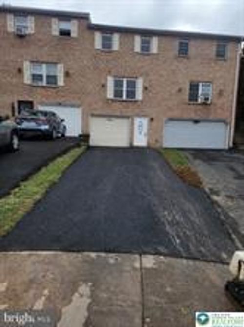 2620 Mountain Ln, Allentown, PA, 18103-7351 | Card Image