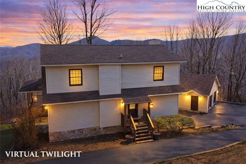 323 Sugar Tree Ln, Sugar Mountain, NC, 28604-9629 | Card Image