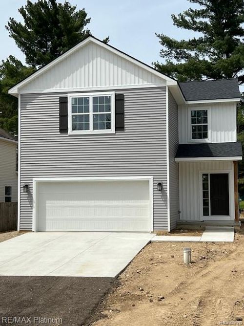 9400 Roland Dr, Brighton, MI, 48116-8849 | Card Image