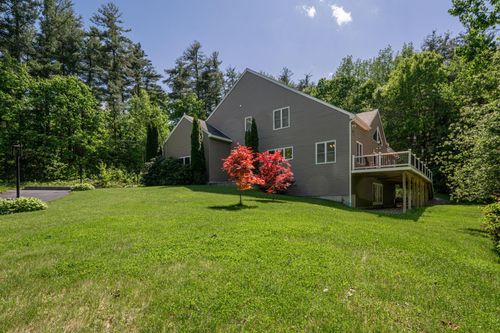 47 Trolley Car Ln, Londonderry, NH, 03053-2930 | Card Image