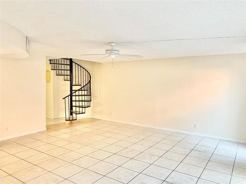 102-680 Tennis Club Dr, Fort Lauderdale, FL, 33311-4059 | Card Image