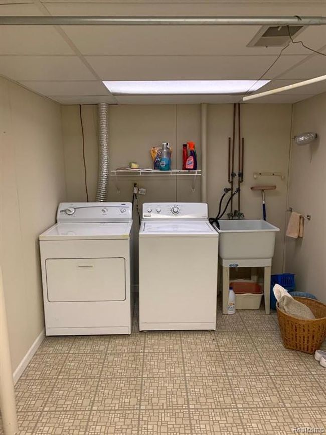 19 35534 Lark Harbor Court, Sold in Farmington Zoocasa