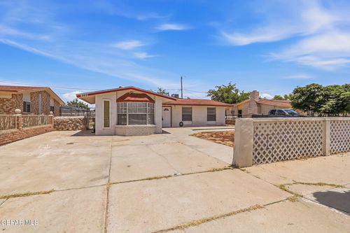 9101 Cuernavaca Dr, El Paso, TX, 79907-3207 | Card Image