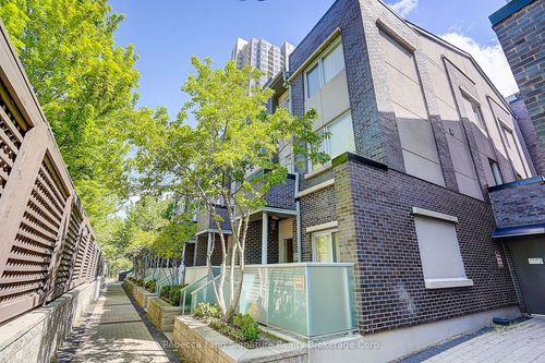 67-295 Village Green Sq, Scarborough, ON, M1S0L2 | Card Image