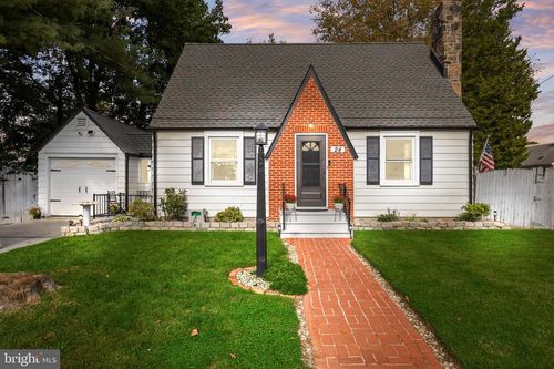 24 Delaware Ave, PENNSVILLE, NJ, 08070-1704 | Card Image
