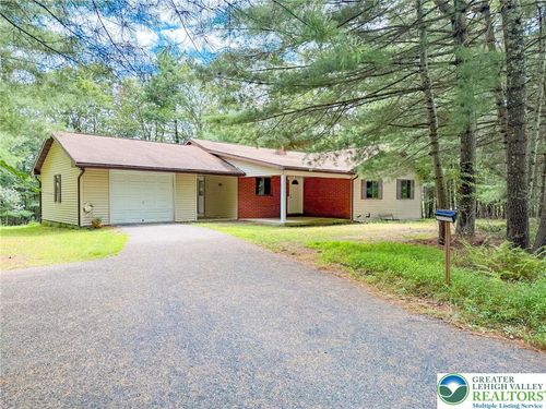 6316 Overlook Dr, Kunkletown, PA, 18058-8127 | Card Image