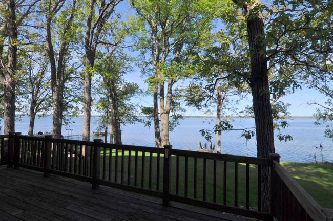 10x20 lakeside deck is perfect for grilling and relaxing | Image 24