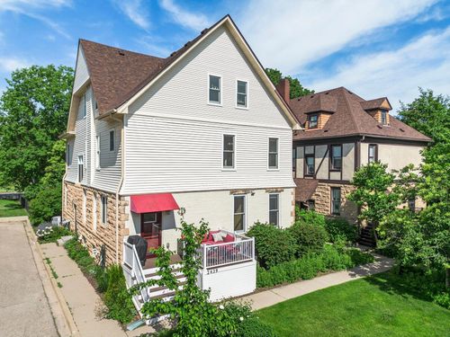 f-2439 Park Ave, Minneapolis, MN, 55404-3714 | Card Image