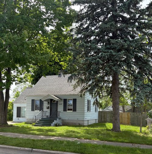 2339 Camden Ave Sw, Wyoming, MI, 49519-1727 | Card Image
