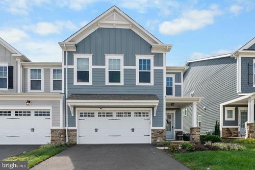 18140 Moss Garden Rd, DUMFRIES, VA, 22026-3085 | Card Image
