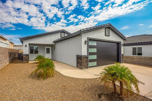949 Harbor Dr, Bullhead City, AZ, 86442-5103 | Card Image