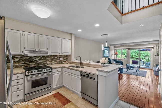 63 - 115 Harleston Grn, Townhouse with 2 bedrooms, 3 bathrooms and 1 parking in Snowmass Village CO | Image 17