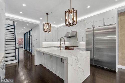 722 N 3rd St, PHILADELPHIA, PA, 19123-2904 | Card Image