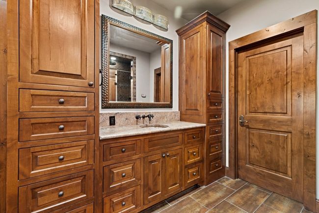 556 Cliff View Loop, Home with 6 bedrooms, 7 bathrooms and null parking in Harper TX | Image 39