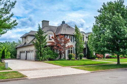 3542 Matthews Dr, Niagara Falls, ON, L2H2Z1 | Card Image