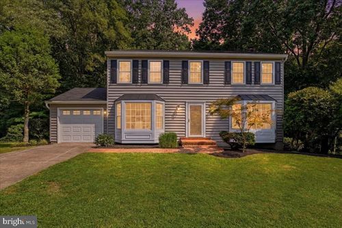 9615 Podium Dr, VIENNA, VA, 22182-3338 | Card Image
