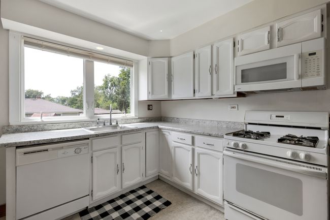 650 S Neltnor Blvd, House other with 4 bedrooms, 1 bathrooms and 6 parking in West Chicago IL | Image 7