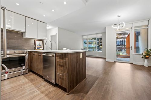 407-258 Nelson'S Crt, New Westminster, BC, V3L0J9 | Card Image