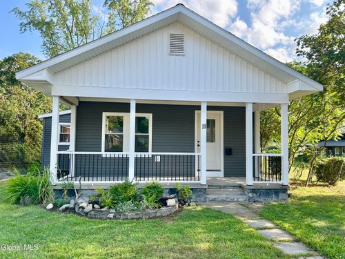 11 Hannum St, Ballston Spa, NY, 12020-1009 | Card Image