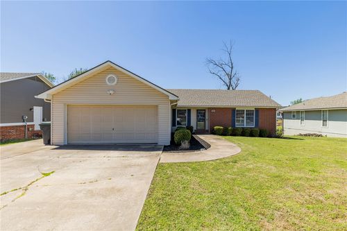 918 S 25th St, Rogers, AR, 72758-4820 | Card Image