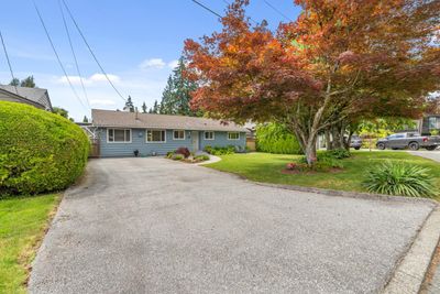 2125 Floralynn Cres, House other with 4 bedrooms, 2 bathrooms and 2 parking in North Vancouver BC | Image 3