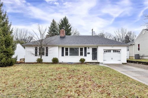 2481 N Haven Blvd, Cuyahoga Falls, OH, 44223-1560 | Card Image