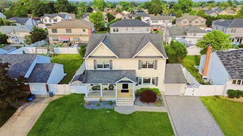 47 Syosset Cir, Syosset, NY, 11791-4809 | Card Image