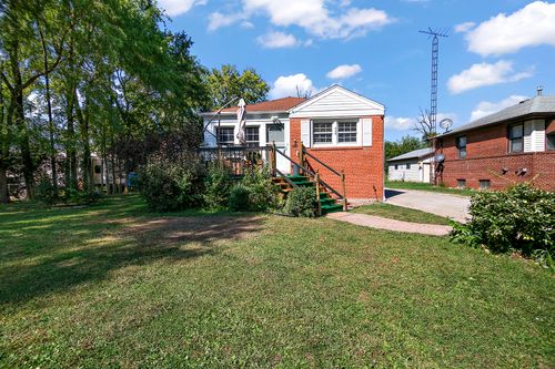 428 W 6th St, Momence, IL, 60954-1011 | Card Image