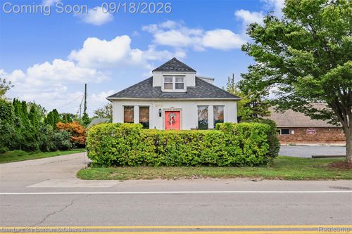 26552 W Huron River Dr, Flat Rock, MI, 48134-1135 | Card Image