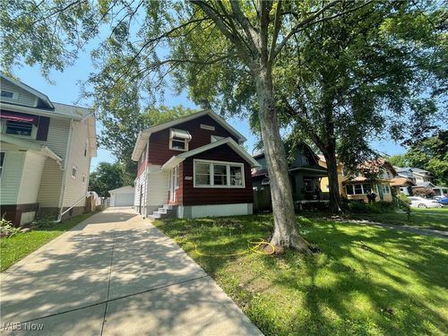 3374 W 136th St, Cleveland, OH, 44111-2422 | Card Image