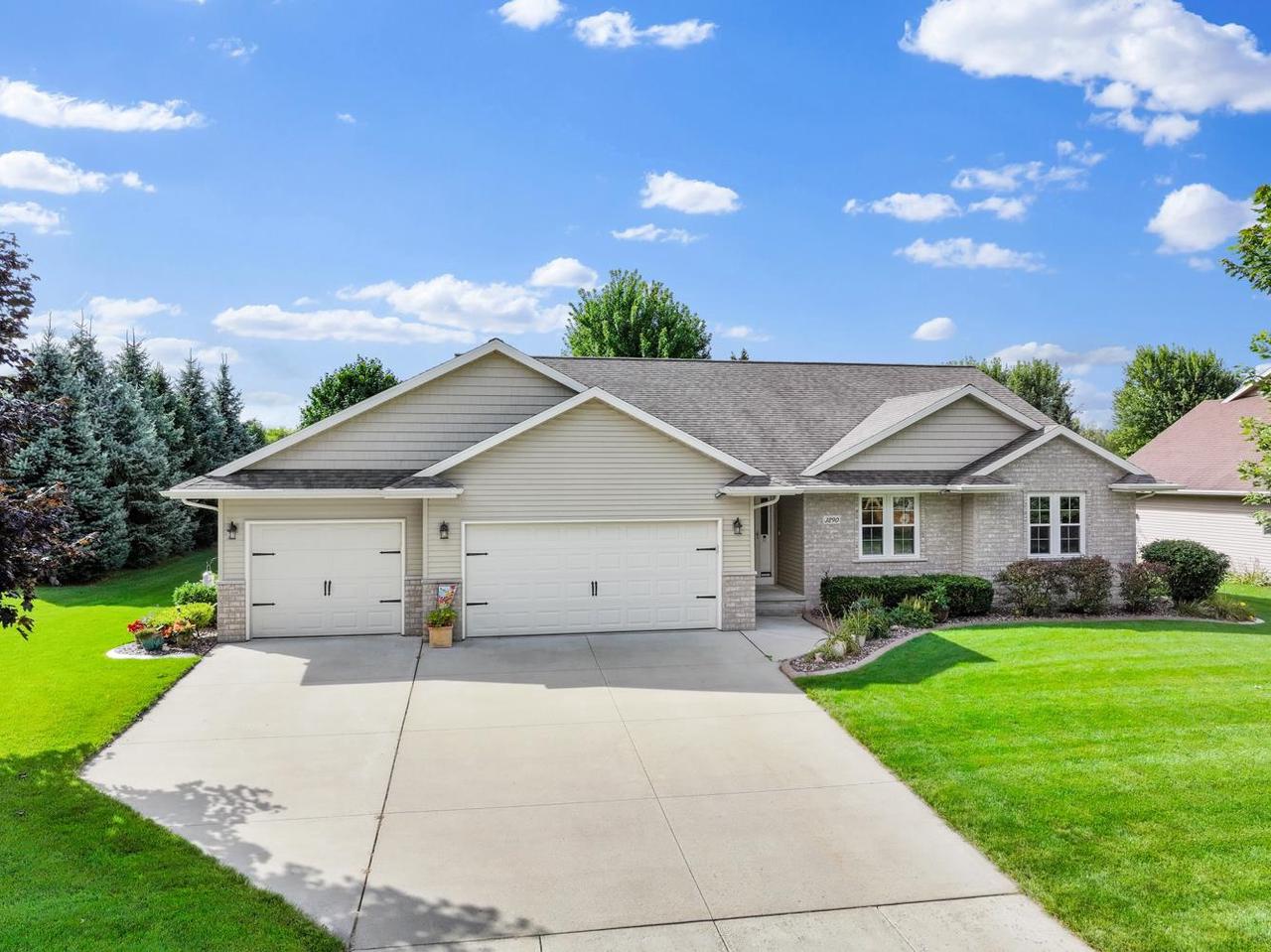 Dreamer Ln, Green Bay, WI 54311