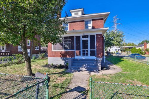 653 Harmes Ave, Reading, OH, 45215-4716 | Card Image