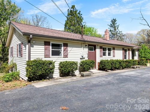 203 Dundee Street, Hendersonville, NC, 28791 | Card Image