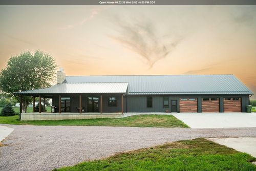3561 440th St, Orange City, IA, 51041-7515 | Card Image