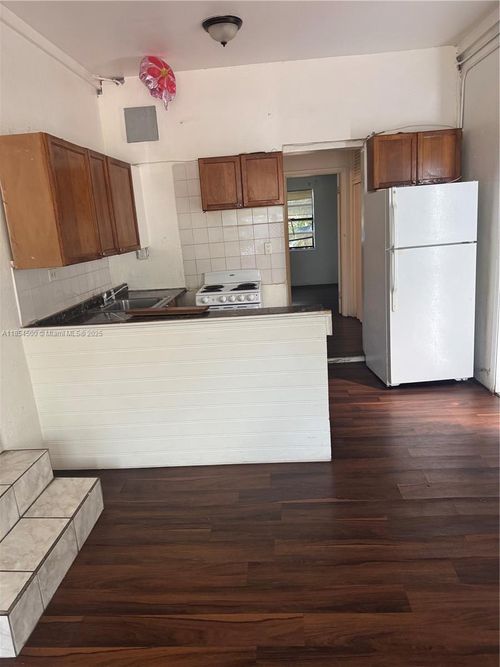 2-1180 Ne 160th Ter, North Miami Beach, FL, 33162-5412 | Card Image