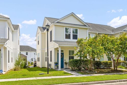 3964 Hillyard St, North Charleston, SC, 29405-6308 | Card Image