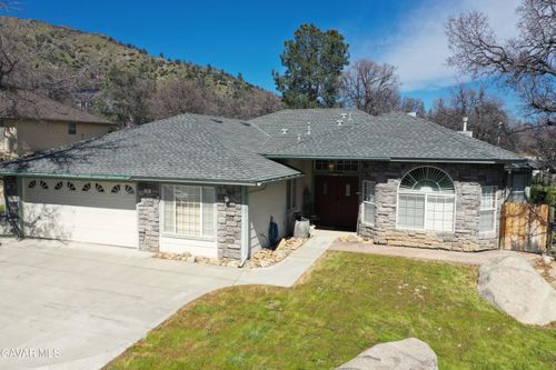 21421 Sunnybrook Dr, Tehachapi, CA, 93561-7969 | Card Image