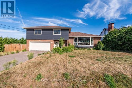 235 Belmont Ave, Pembroke, ON, K8A2C6 | Card Image