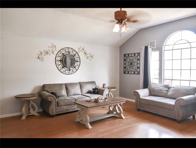 Living Room | Image 12