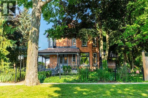 213 Vidal St S, Sarnia, ON, N7T2T4 | Card Image