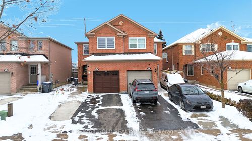 95 Mount Fuji Cres, Brampton, ON, L6R2L6 | Card Image