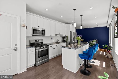 a-1213 N 15th St, PHILADELPHIA, PA, 19121-5101 | Card Image