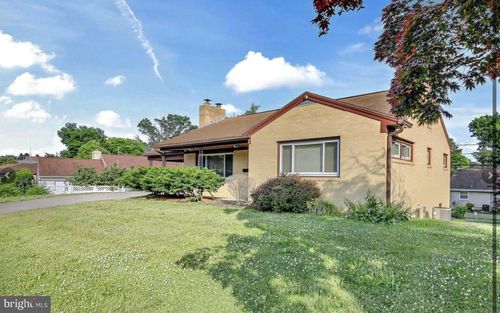 3117 Union Deposit Rd, HARRISBURG, PA, 17109-5731 | Card Image